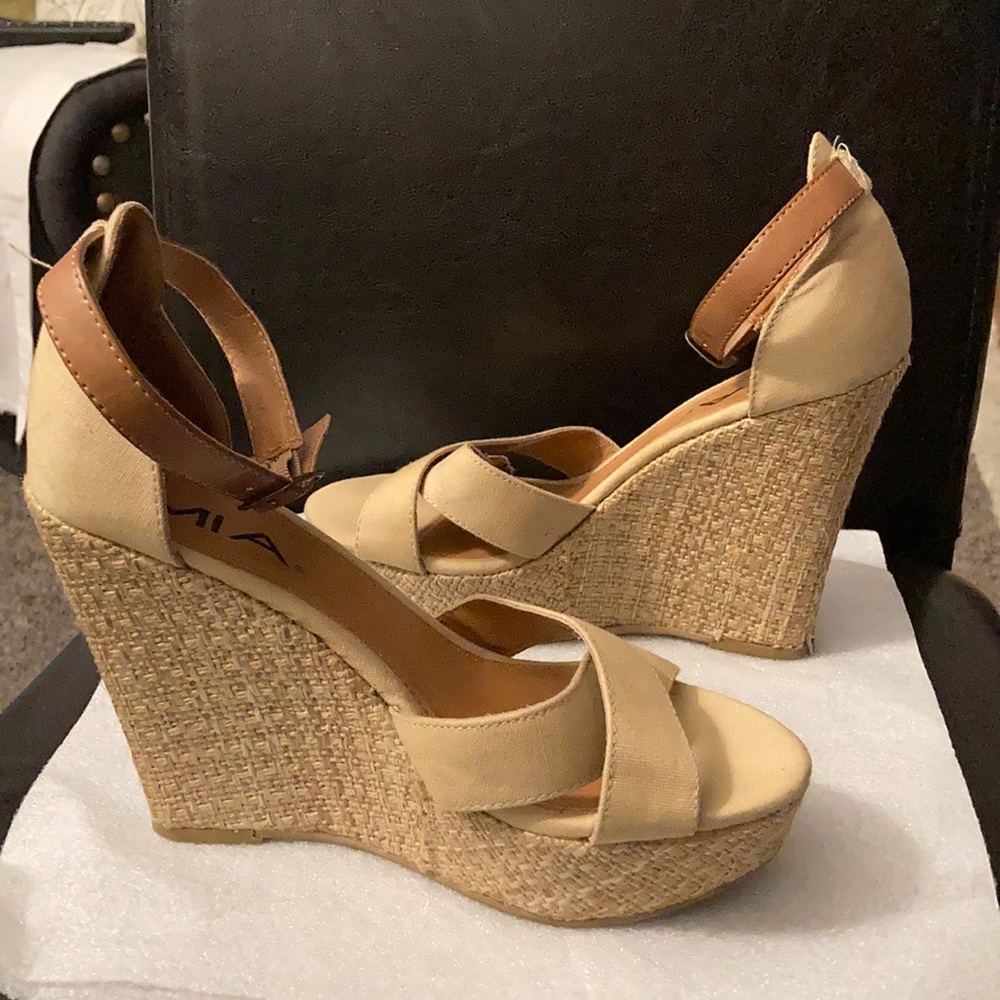 MIA platform wedge sandals size 7. Gently worn.